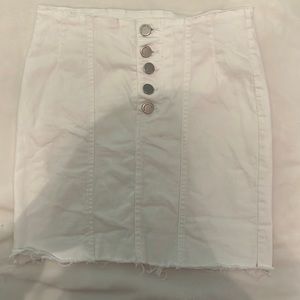 White fitted skirt size smal